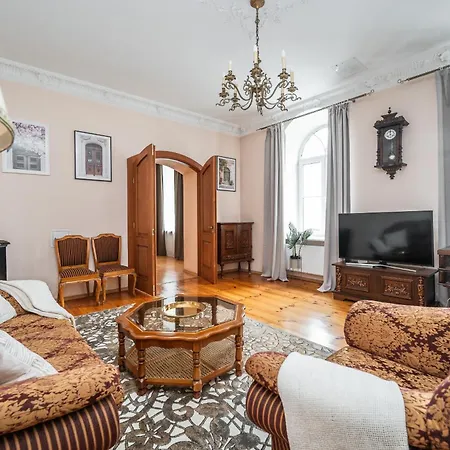 Apartment Heritage One Bedr By The Gates Of Dawn By Reside Baltic *
